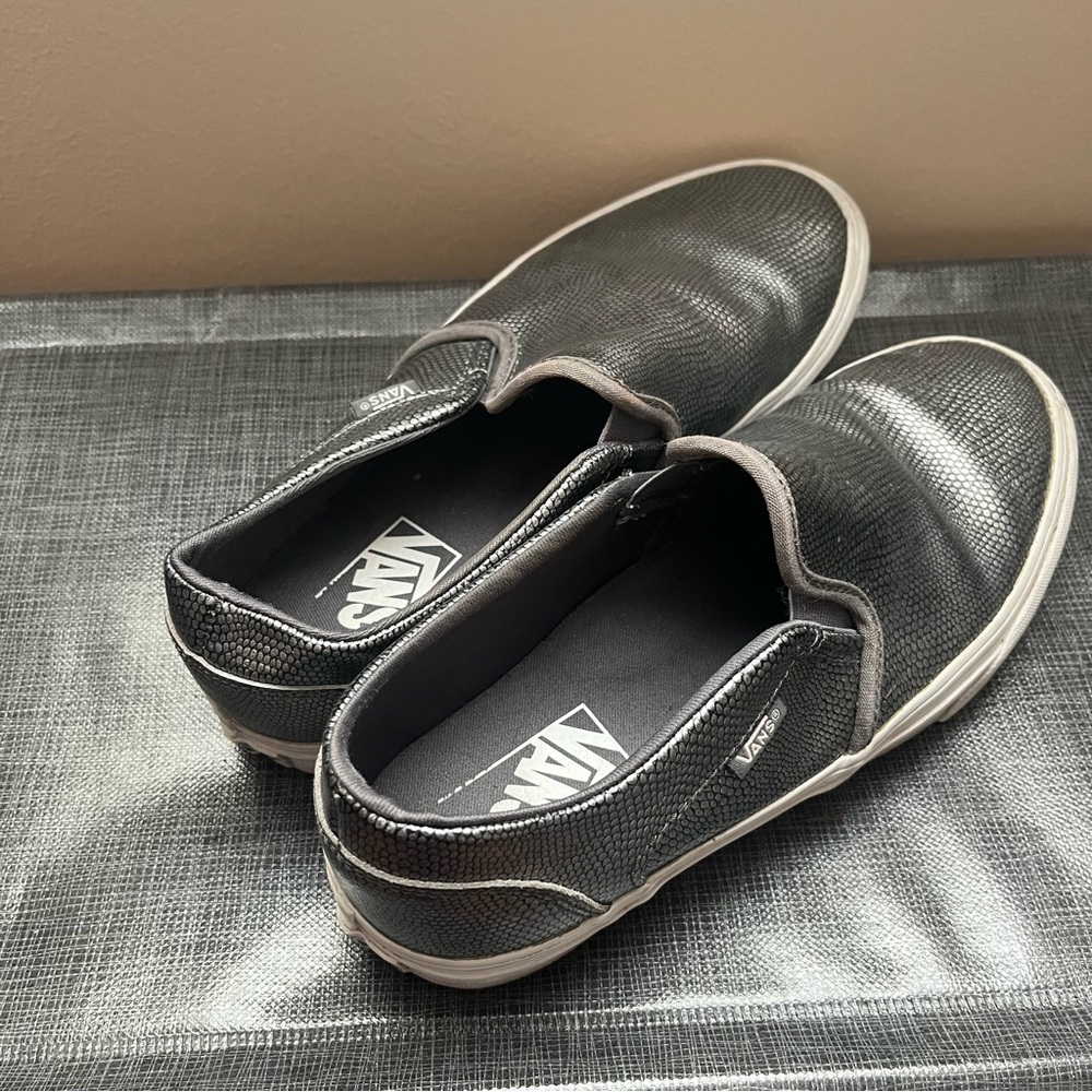 Metallic vans - Picture 2 of 2